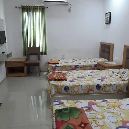 Stay Guru Usha Residency Bhuj Exterior foto